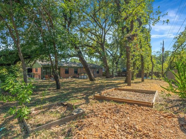 810  Arthur Drive , Arlington Texas 76013