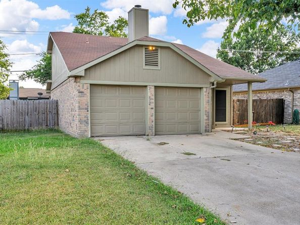 1426  Woodfern Drive , Arlington Texas 76018