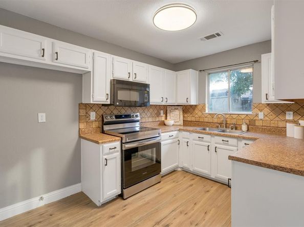 1426  Woodfern Drive , Arlington Texas 76018