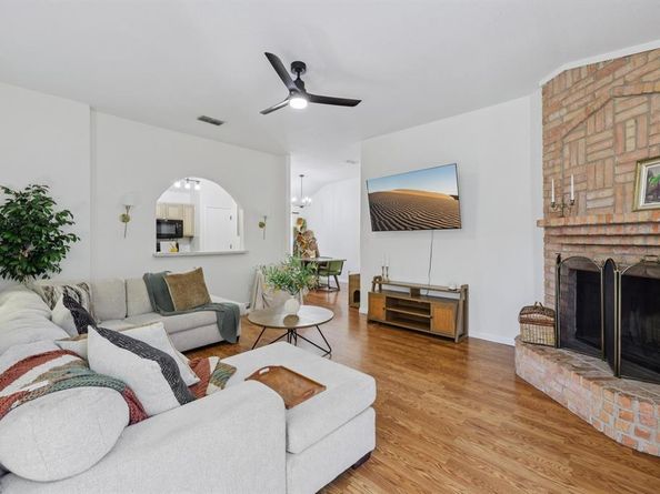 851  Arbor Hill Court , Fort Worth Texas 76120