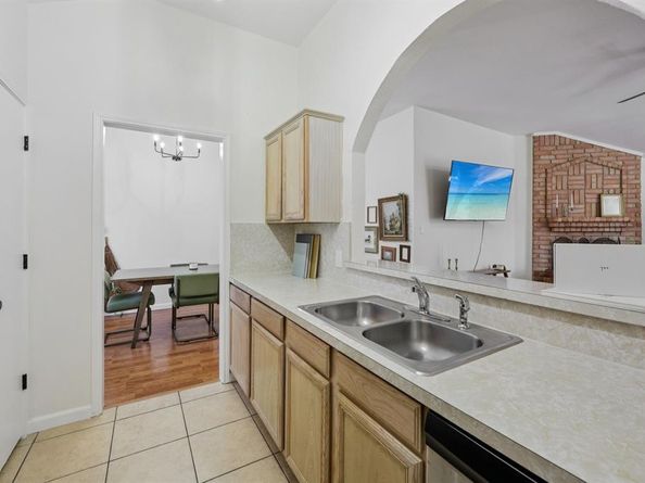 851  Arbor Hill Court , Fort Worth Texas 76120