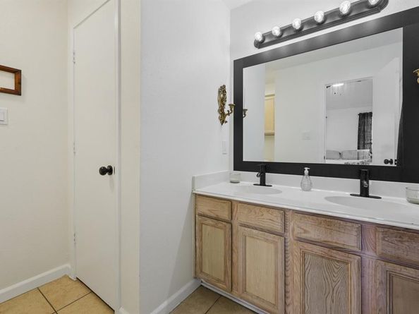 851  Arbor Hill Court , Fort Worth Texas 76120