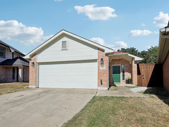 851  Arbor Hill Court , Fort Worth Texas 76120