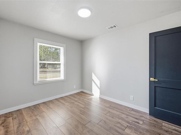 311  Meadowbrook Drive , Arlington Texas 76010