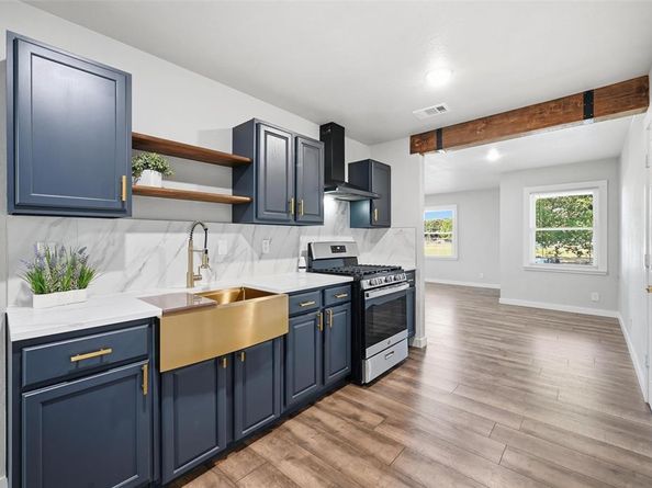 311  Meadowbrook Drive , Arlington Texas 76010