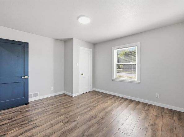 311  Meadowbrook Drive , Arlington Texas 76010