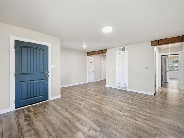 311  Meadowbrook Drive , Arlington Texas 76010