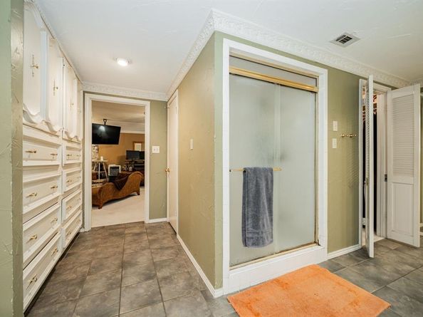 9511  Fallbrook Drive , Dallas Texas 75243