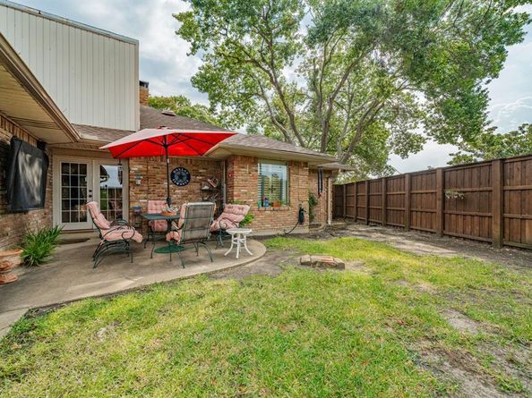 9511  Fallbrook Drive , Dallas Texas 75243