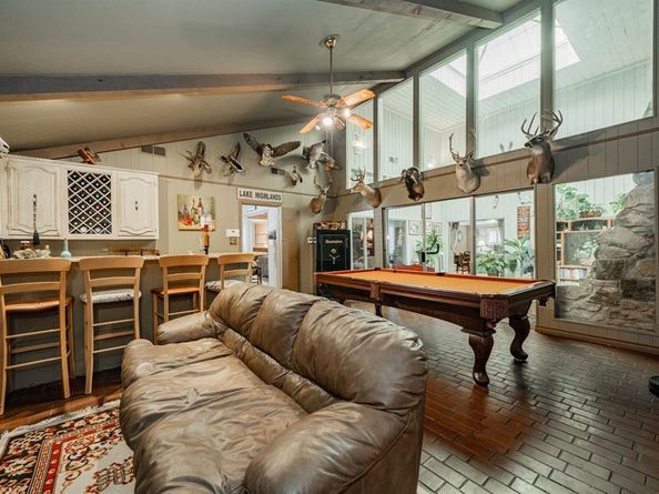 9511  Fallbrook Drive , Dallas Texas 75243