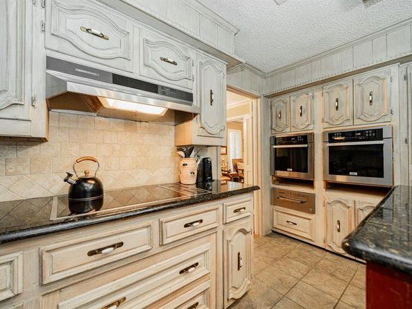 9511  Fallbrook Drive , Dallas Texas 75243