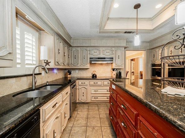 9511  Fallbrook Drive , Dallas Texas 75243