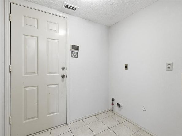 1808  Williams Way Lane , Dallas Texas 75228