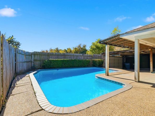 1808  Williams Way Lane , Dallas Texas 75228