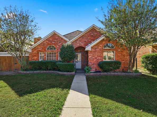 1808  Williams Way Lane , Dallas Texas 75228