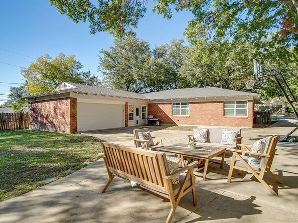 6829  Chickering Road , Fort Worth Texas 76116