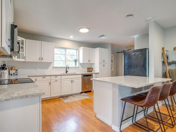 6829  Chickering Road , Fort Worth Texas 76116