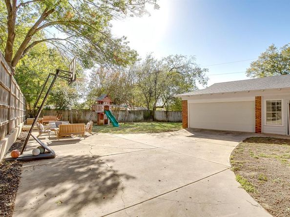 6829  Chickering Road , Fort Worth Texas 76116