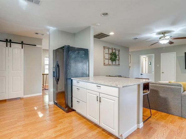 6829  Chickering Road , Fort Worth Texas 76116