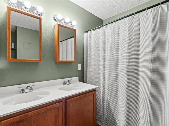 931  Dunkirk Lane , Arlington Texas 76017