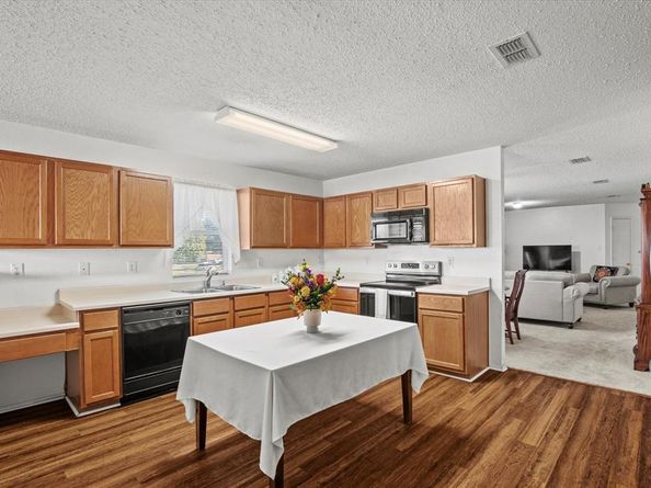 931  Dunkirk Lane , Arlington Texas 76017