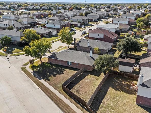 931  Dunkirk Lane , Arlington Texas 76017