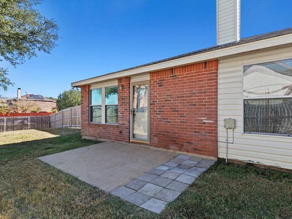 931  Dunkirk Lane , Arlington Texas 76017