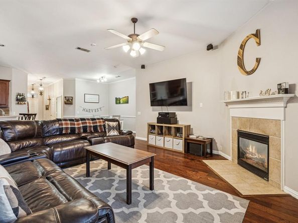 6828  Crenshaw Lane , Denton Texas 76210