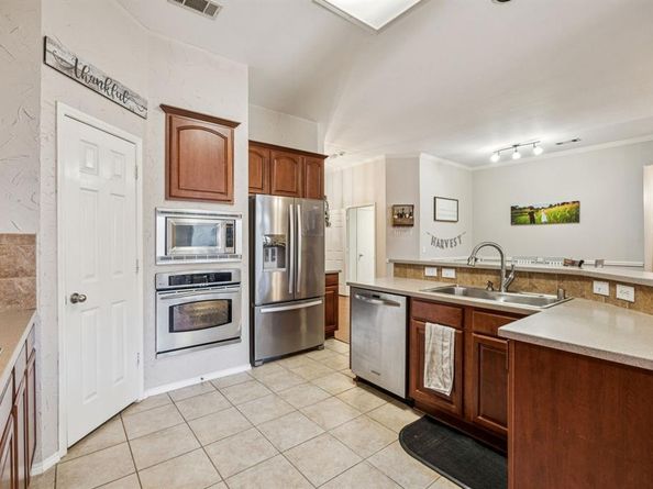 6828  Crenshaw Lane , Denton Texas 76210