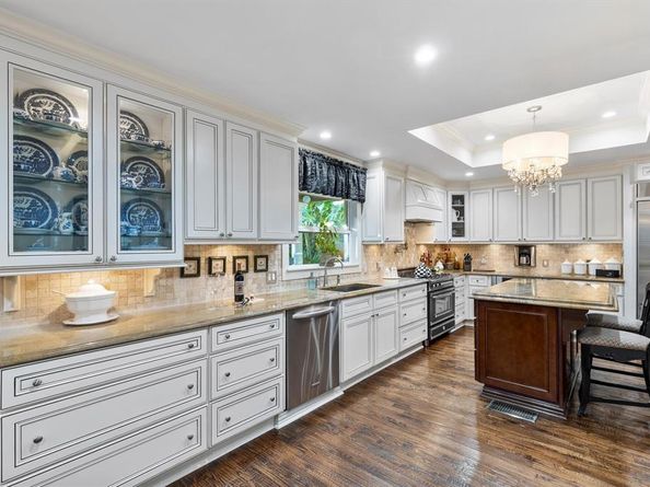 1432  Sylvan Avenue , Dallas Texas 75208