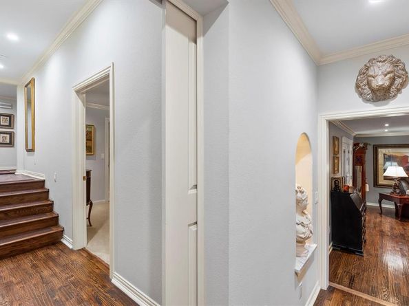 1432  Sylvan Avenue , Dallas Texas 75208