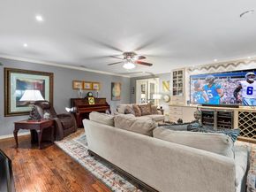 1432  Sylvan Avenue , Dallas Texas 75208