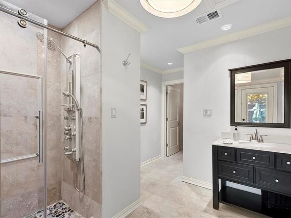 1432  Sylvan Avenue , Dallas Texas 75208