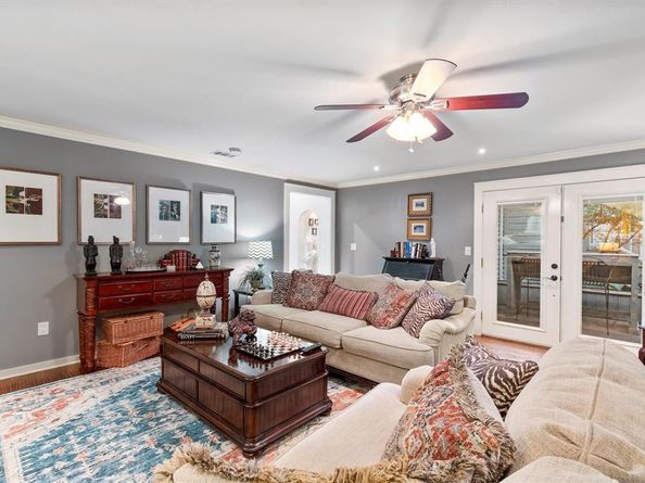 1432  Sylvan Avenue , Dallas Texas 75208