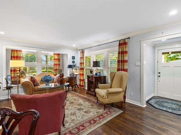 1432  Sylvan Avenue , Dallas Texas 75208