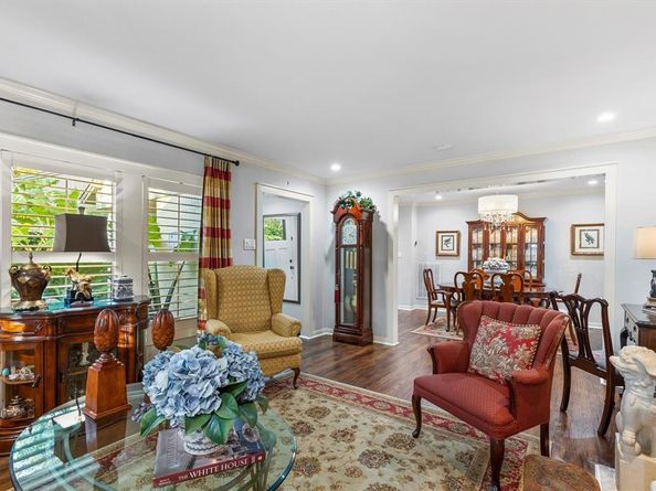 1432  Sylvan Avenue , Dallas Texas 75208