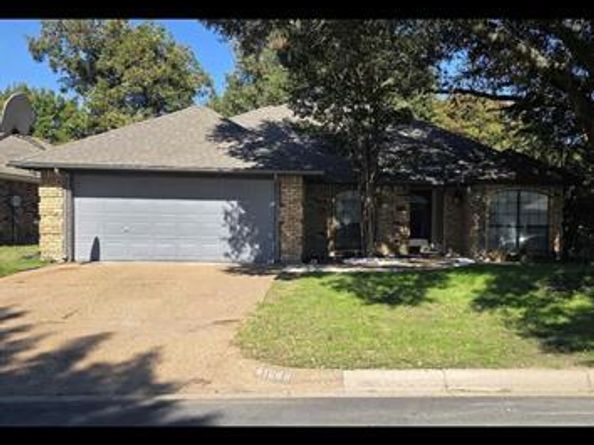 1848  Kings Canyon Circle , Fort Worth Texas 76134