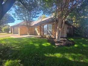 1848  Kings Canyon Circle , Fort Worth Texas 76134
