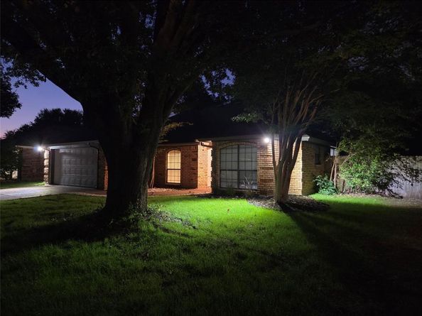 1848  Kings Canyon Circle , Fort Worth Texas 76134