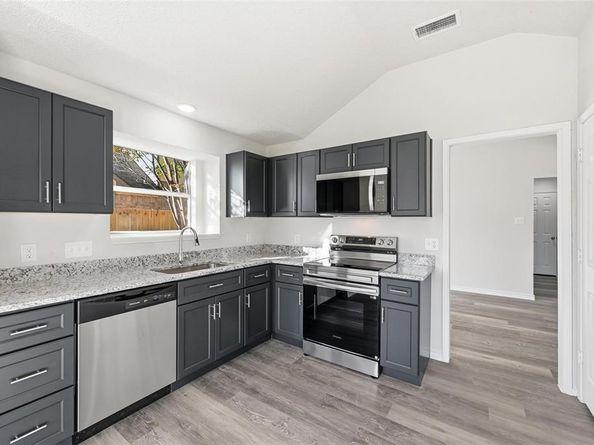 609  Thorton Court , Cedar Hill Texas 75104