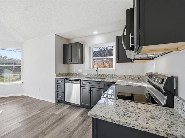 609  Thorton Court , Cedar Hill Texas 75104