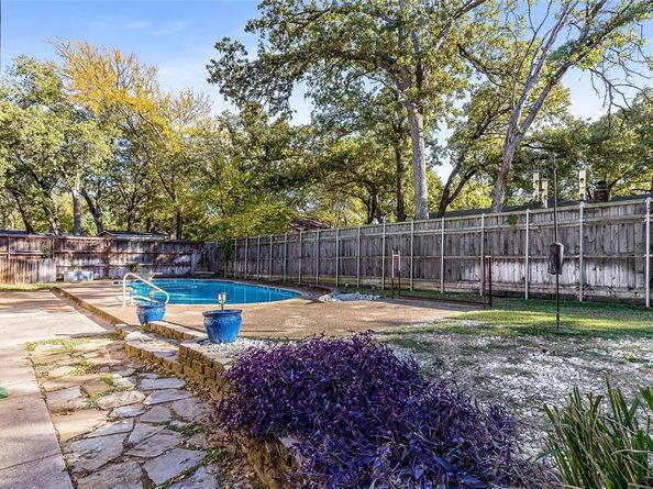 203  Walnut Way , Euless Texas 76039