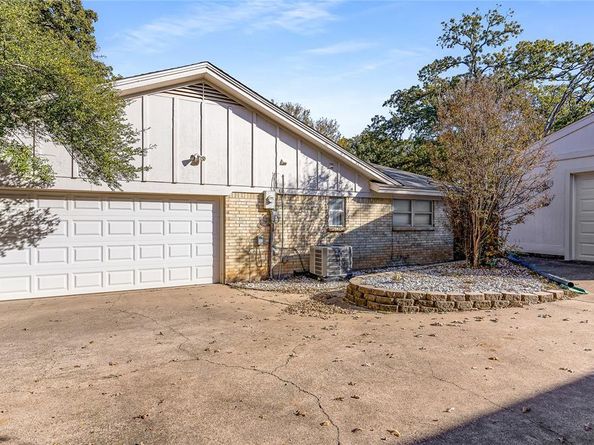 203  Walnut Way , Euless Texas 76039