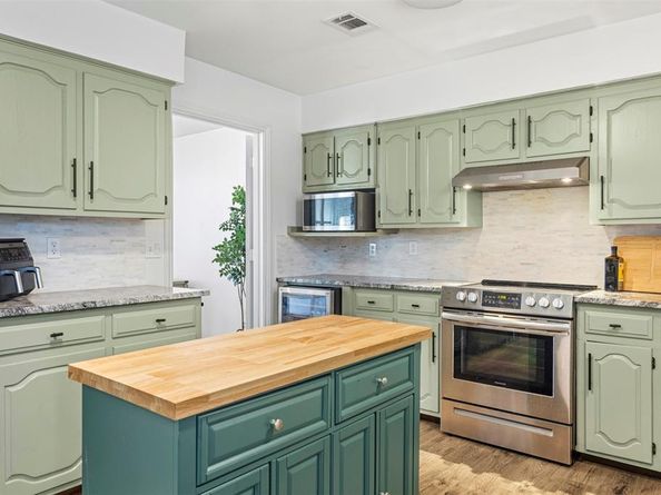 1210  Richland Oaks Drive , Richardson Texas 75081