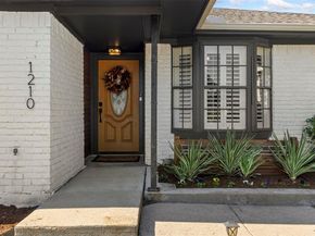 1210  Richland Oaks Drive , Richardson Texas 75081