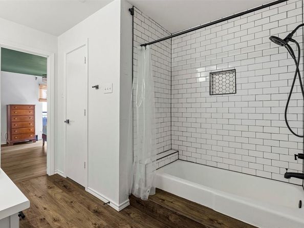 1210  Richland Oaks Drive , Richardson Texas 75081