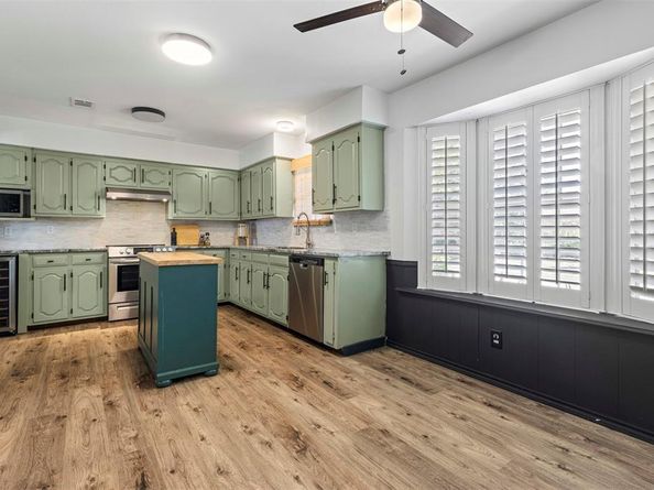 1210  Richland Oaks Drive , Richardson Texas 75081