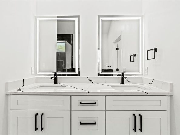 1720  Morris Street , Dallas Texas 75212