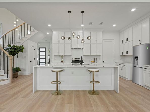 1720  Morris Street , Dallas Texas 75212