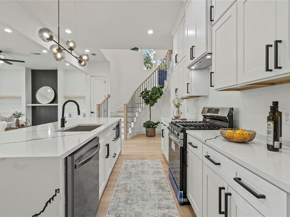 1720  Morris Street , Dallas Texas 75212